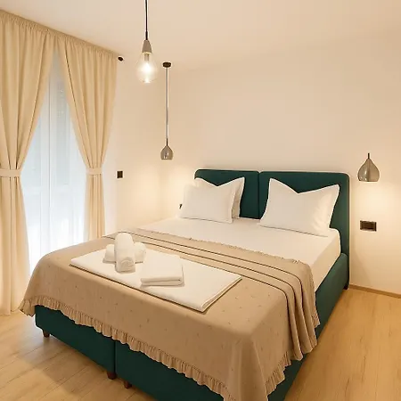 Lejlighed Olive & Wave Apartments- One Minute To The Gradac (Split-Dalmatia)
