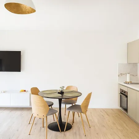 Olive & Wave Apartments- One Minute To The