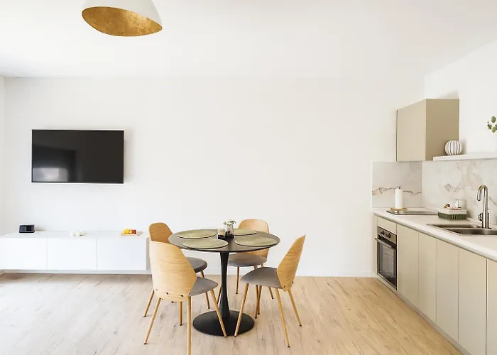 Olive & Wave Apartments- One Minute To The