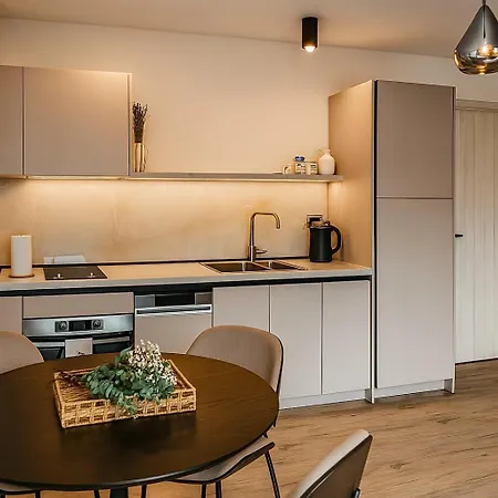 Olive & Wave Apartments- One Minute To The Apartman