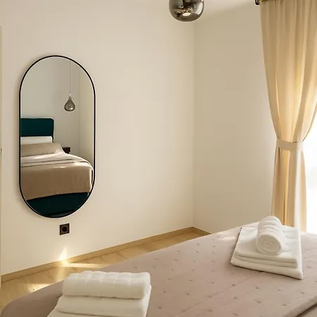 Olive & Wave Apartments- One Minute To The Apartman